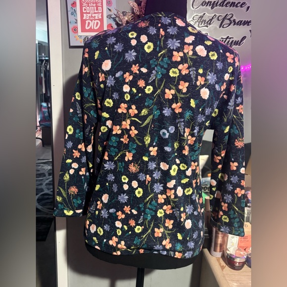 Women’s Floral Long-Sleeve Blouse in Navy - Picture 2 of 2